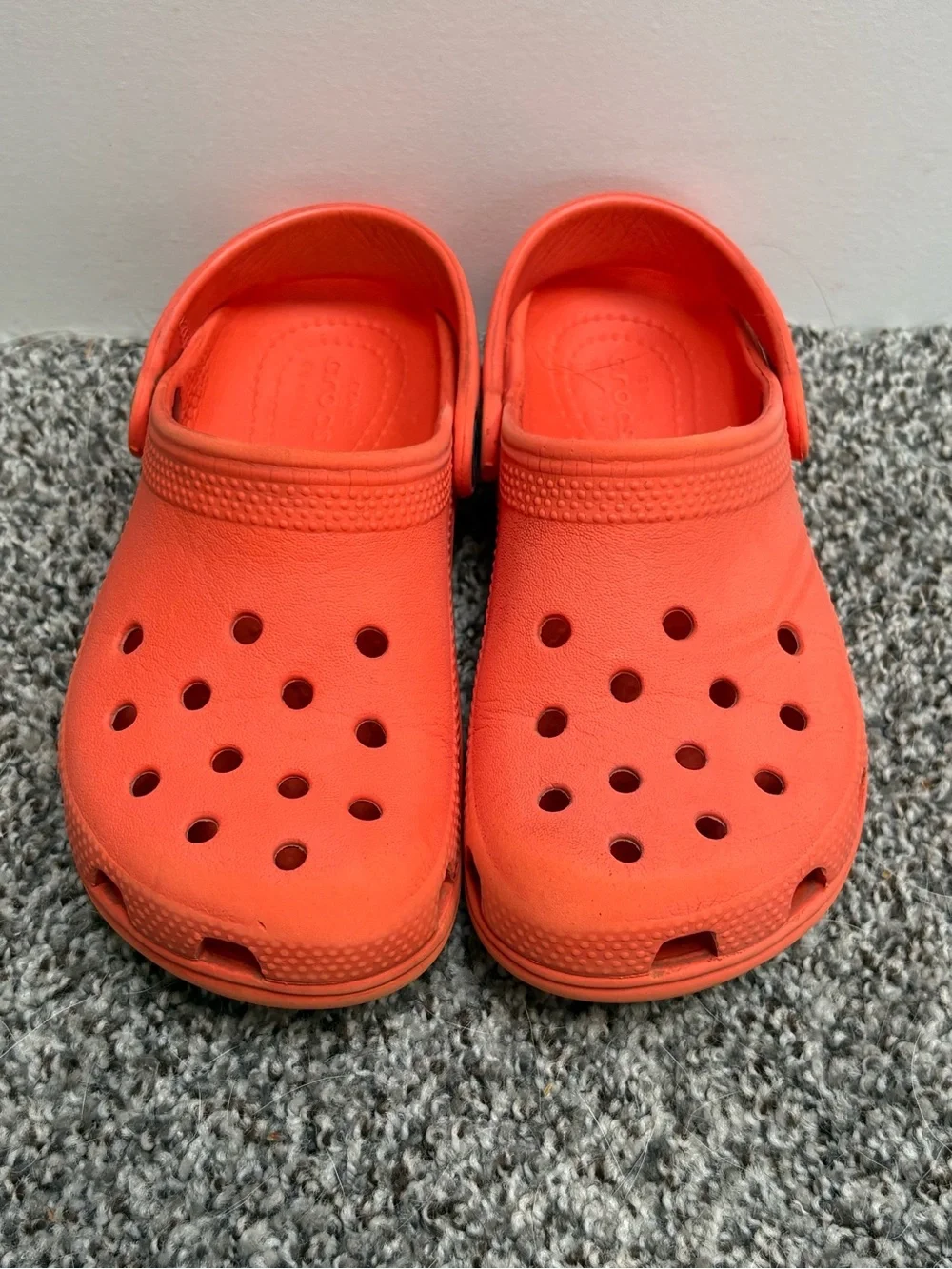 CROCS Waterproof Slip On Classic Clog in Vibrant Orange Size 12c